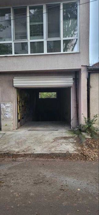 Дава се под наем Гараж / Паркомясто в Варна, Христо Ботев - 17 кв.м за 76.5 € - Снимка #1