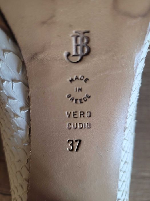 Ефектни дамски обувки