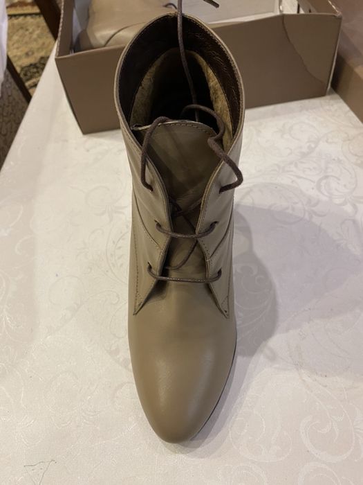 Срочно продам ботильоны