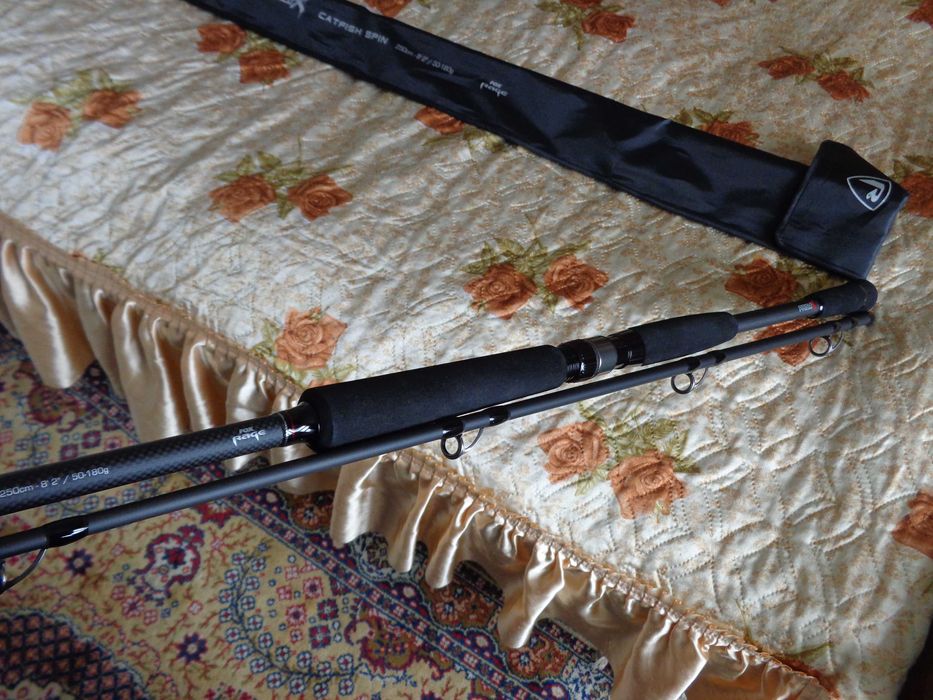 Нови спининг въдици за Сом(Fox Rage два броя) и Щука един брой.