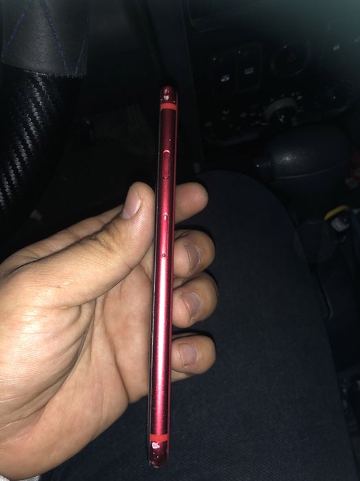 Продам Айфон SE все работает