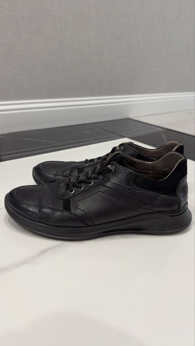 Продам ботинки кожаные