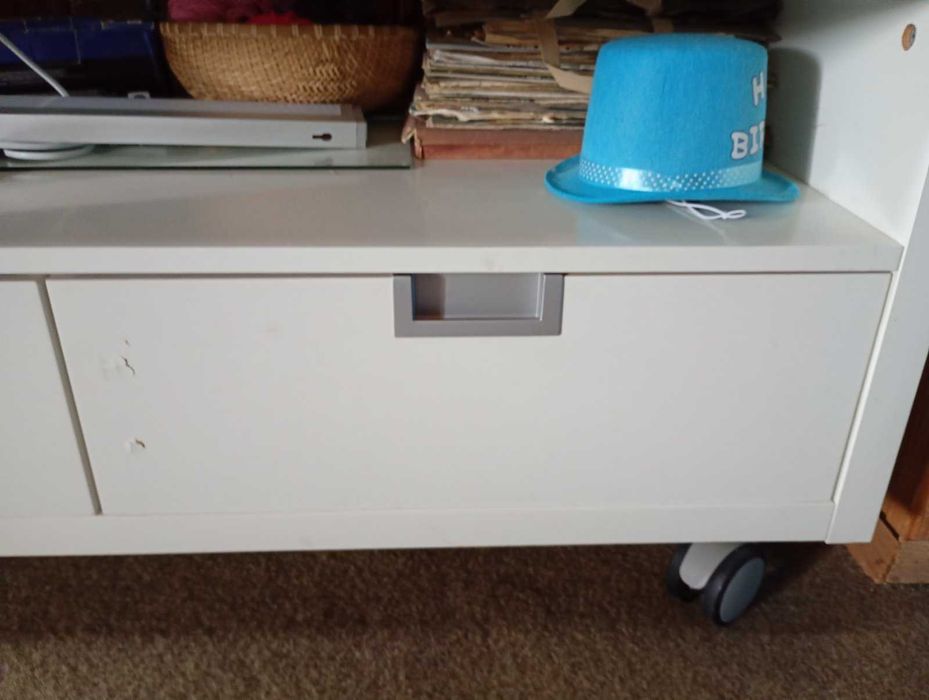 Шкаф за телевизор на ИКЕА