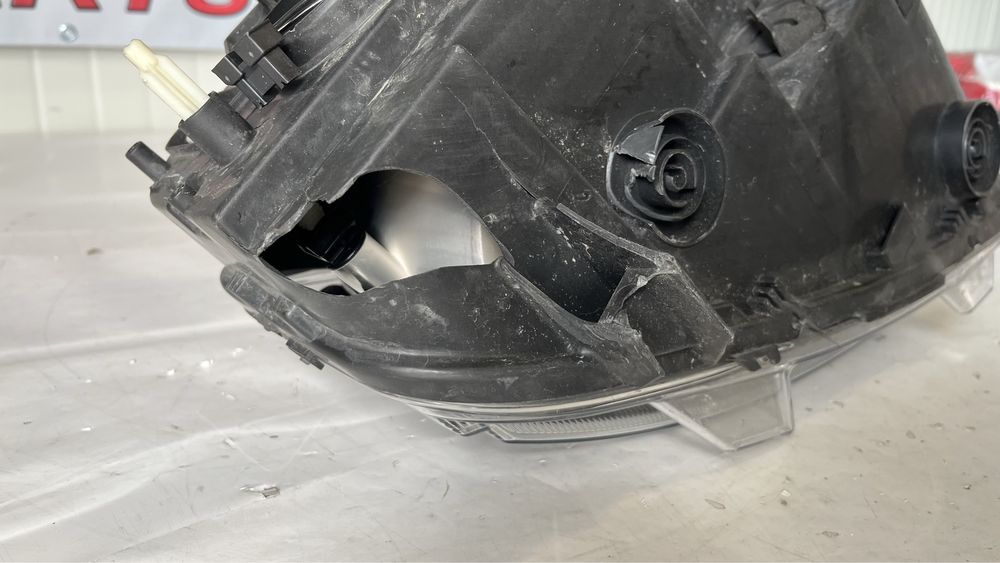 Ляв фар Citroen C4 Cactus