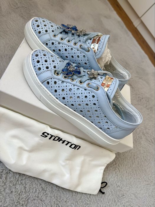 Дамски обувки с брошки Stokton