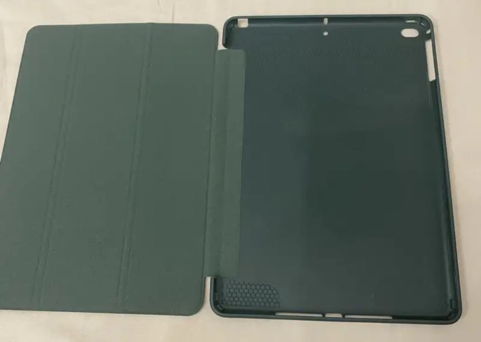 Калъф за iPad 6-то поколение / iPad 5-то поколение 9.7