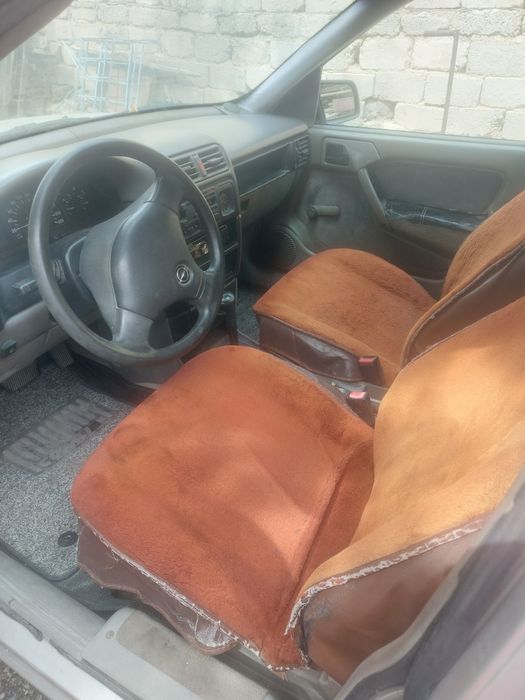 Opel Vectra 1990г