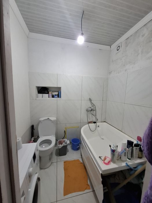 Продаю 2×комнатные квартира бывший Общежитие. Рисовый базар.