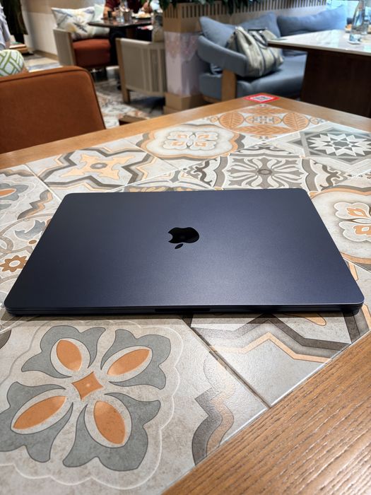 MacBook Air 15" в идеальном состоянии