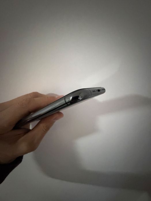 Vând iPhone 11 Pro
