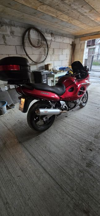 Suzuzi GSX 750 F