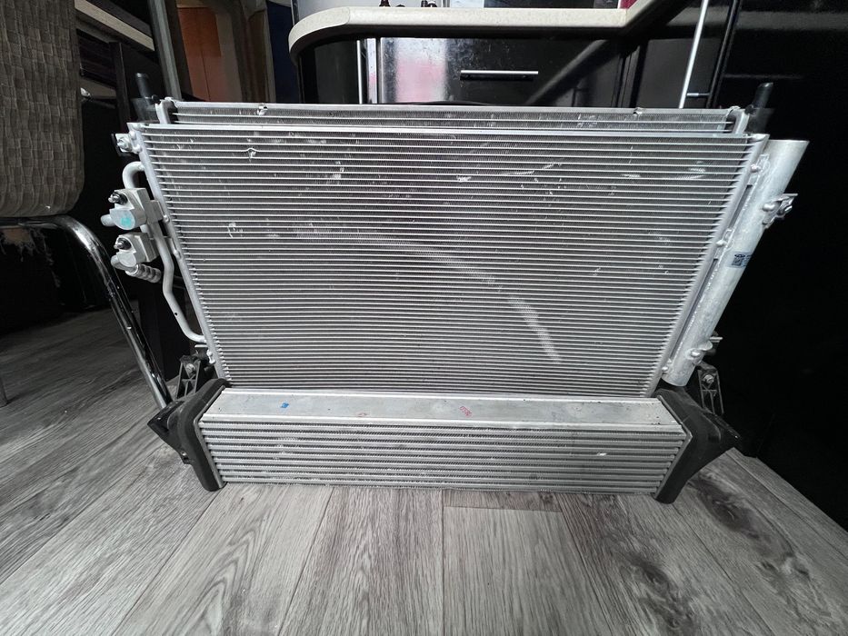 Радиатор в сборке на Jaecoo J7