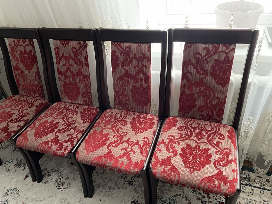 Стулья деревянные