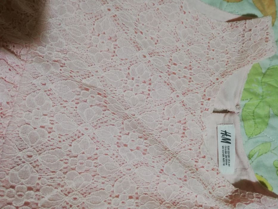 розова рокля  на h&m
