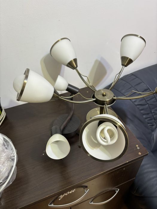 Lustre mai multe modele