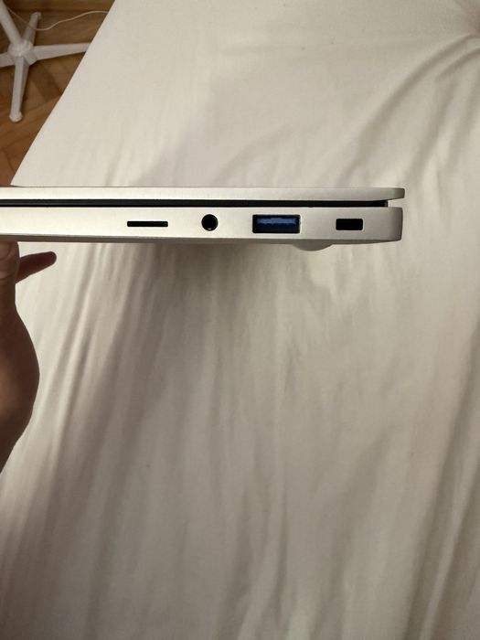 Laptop Samsung Galaxy Book 750XDA
