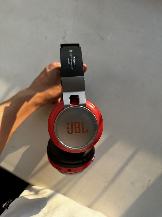 Наушник JBL продам