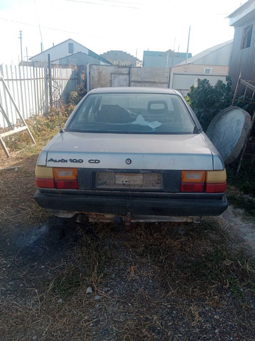 Продам Audi 100.