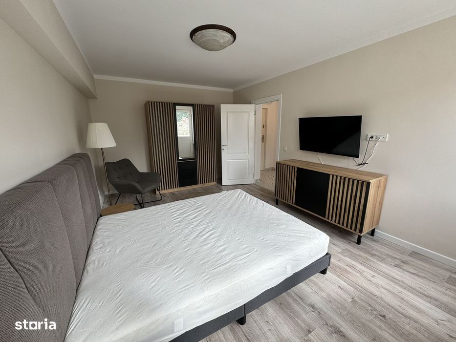 Garsonieră cu balcon, mobilată și utilata