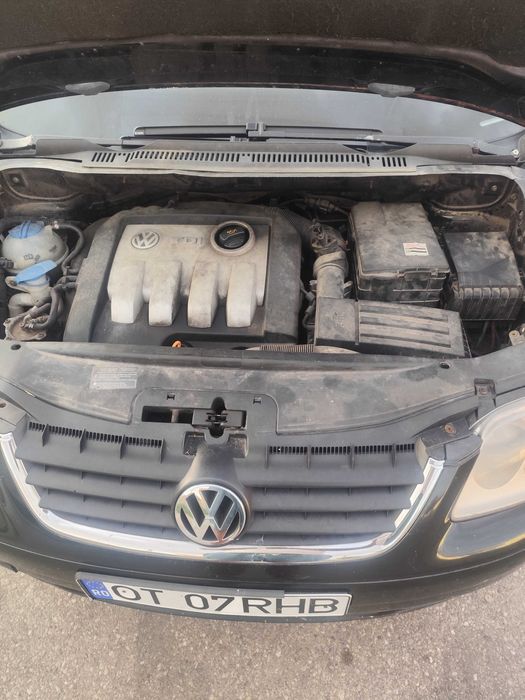Vw Touran 2003 investit în el 2000 de euro stare de funcționare perfecta 2800 de euro