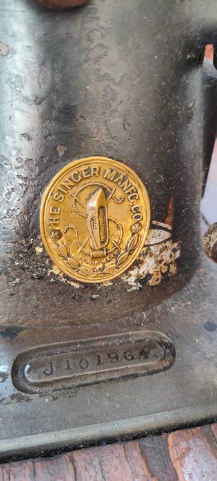 Mașină de cusut Singer