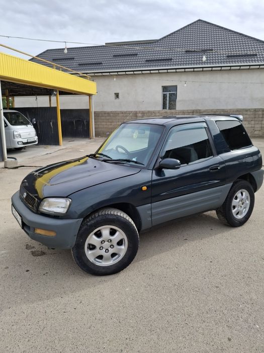 Toyota Раф4 1996года обюом2.0