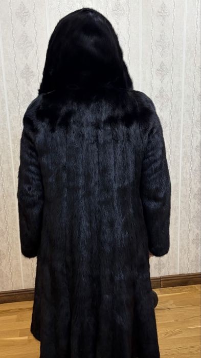 Продам Норковую шубу