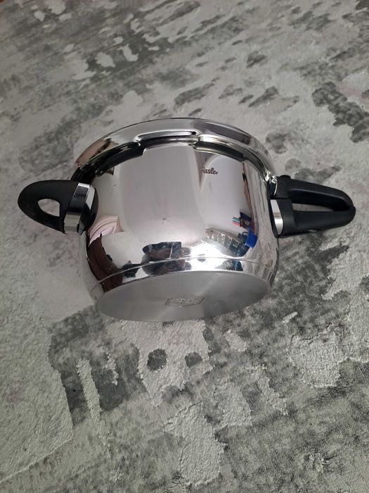 Fissler Vitavit 4.5 l made in Germany oala sub presiune