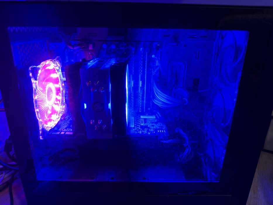 Pc gaming i7 7700 ram 16 gb , gtx 1070 8 g 256 biti ssd 256