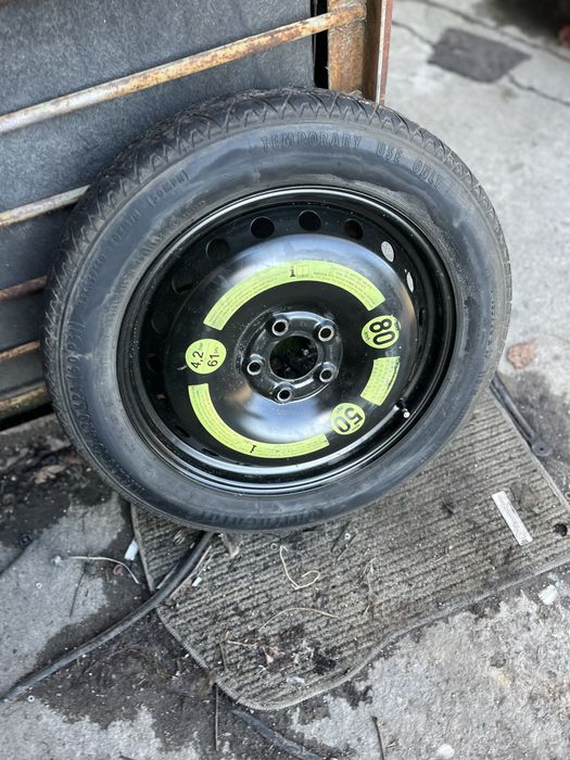 Патерица Мерцедес Е клас W212 / Резервна гума