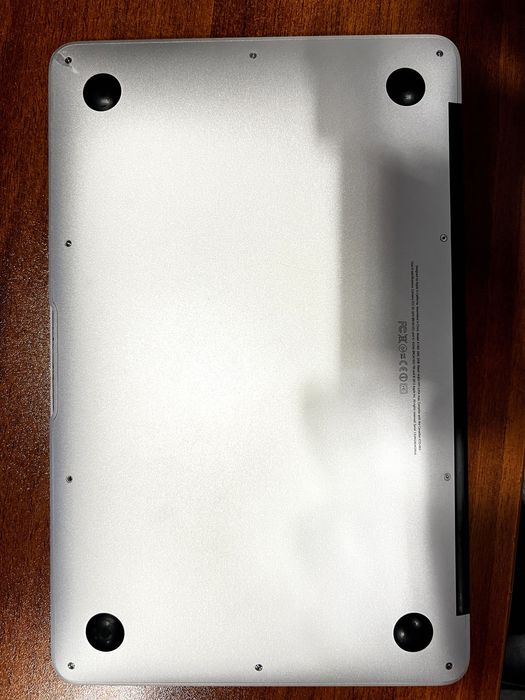 MacBook Air 11" (Mid 2012) Core i5, 4GB, 60GB, зарядно и калъф