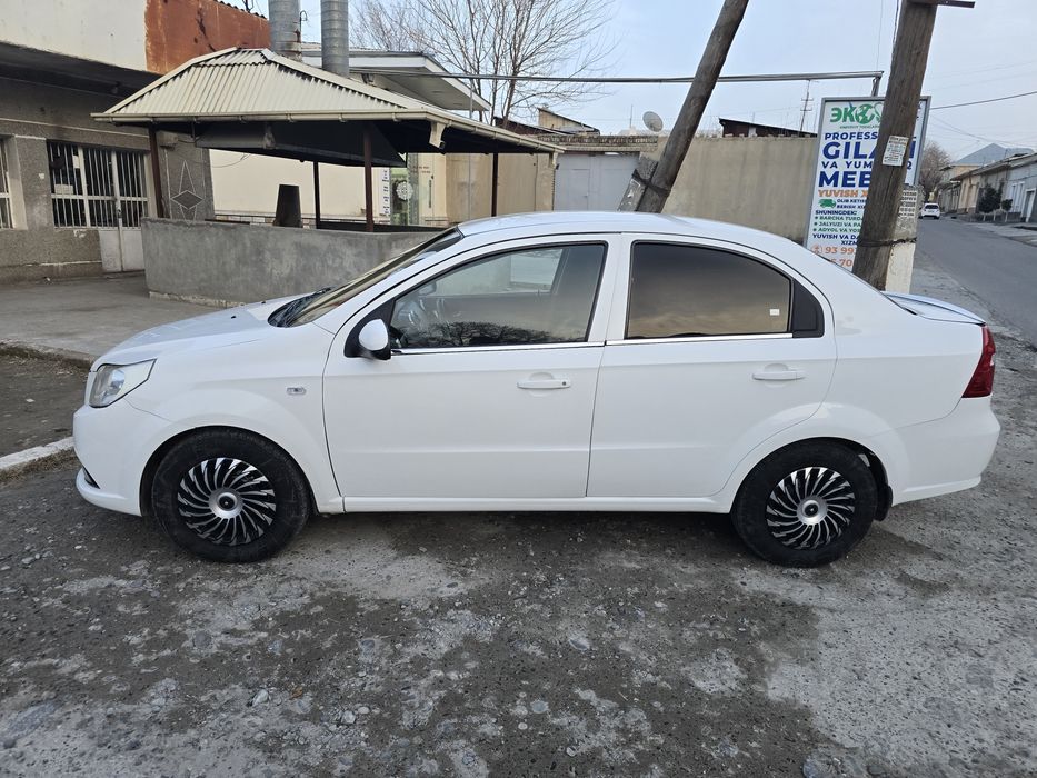 Srochno Nexia 3 Aftamat Ravon 2016y sotiladi