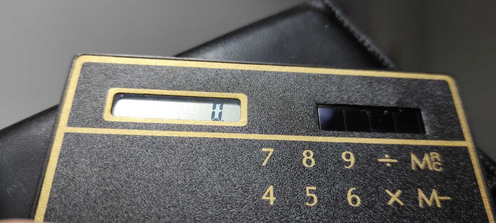 Стара мини елка, слънчеви батерии. От 80 -те години!