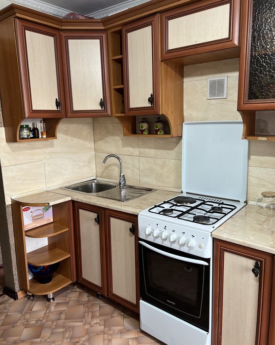 продам кухонную гарнитур
