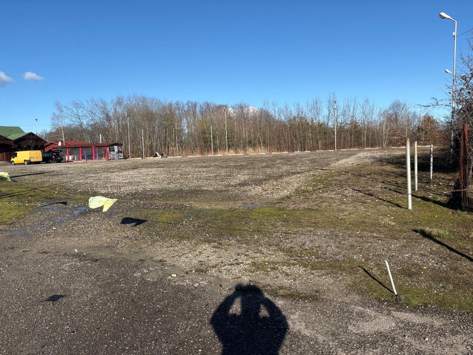 Vand sau inchiriez parcare camioane