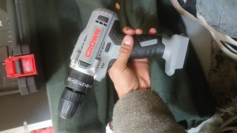 Crown Shurpover sotiladi