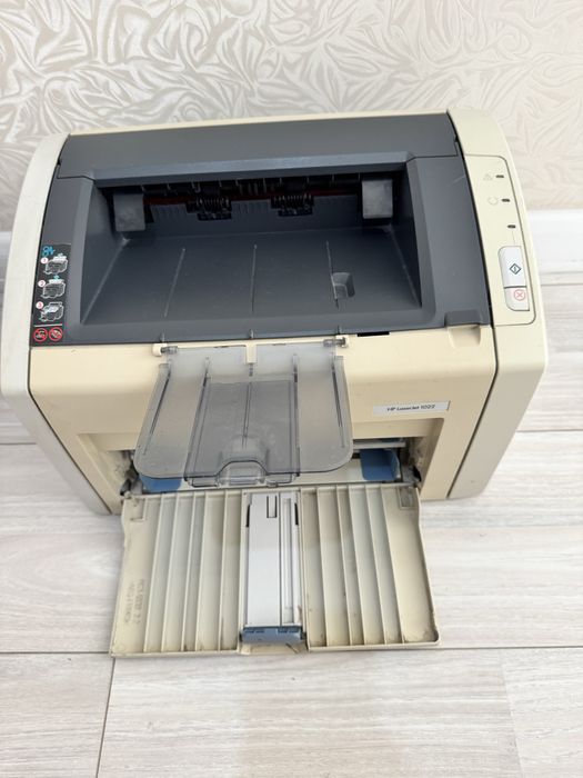 Принтер HP 1022