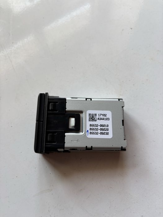 Usb порт для зарядки Toyota