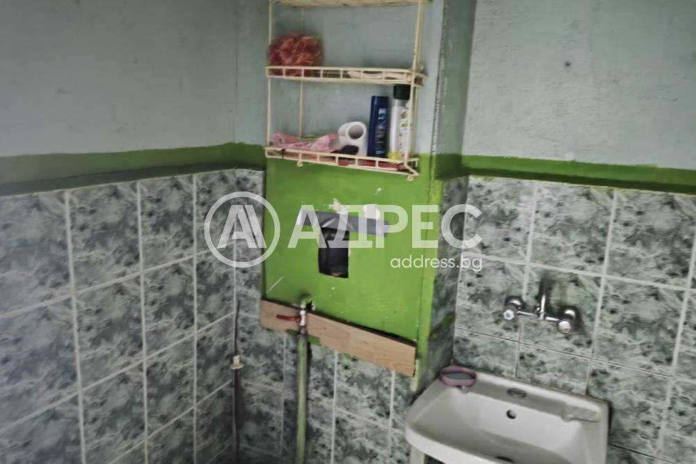Двустаен   апартамент в централната част на  ж.к. "Орел"! - снимка 8