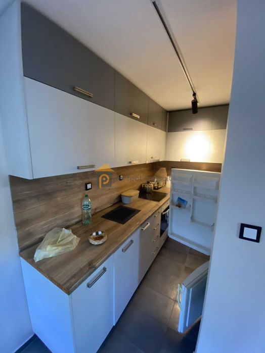 Продава се Двустаен апартамент в Пловдив, Център - 90 кв.м за 5 €/кв.м - Снимка #1