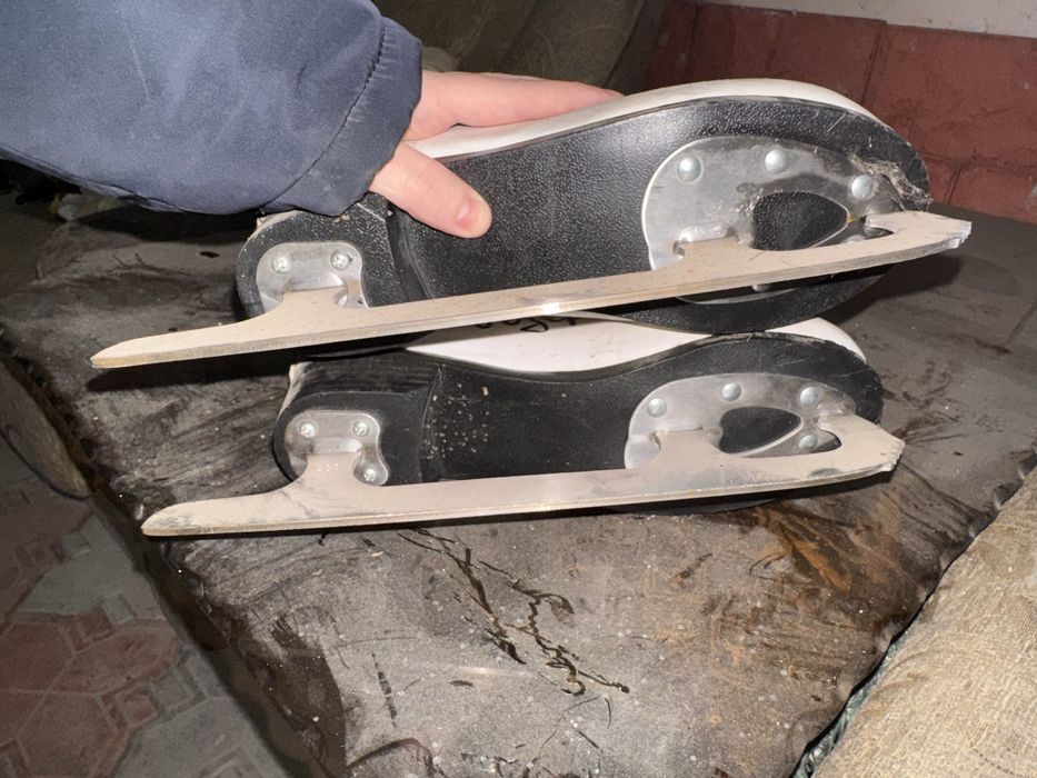 Коньки 38,39 размеры