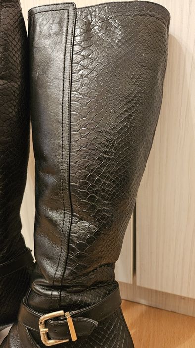 Продавам дамски елегантни ботуши от естествена кожа, размер 39