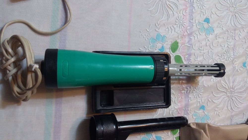 Электроплойка с насадками.