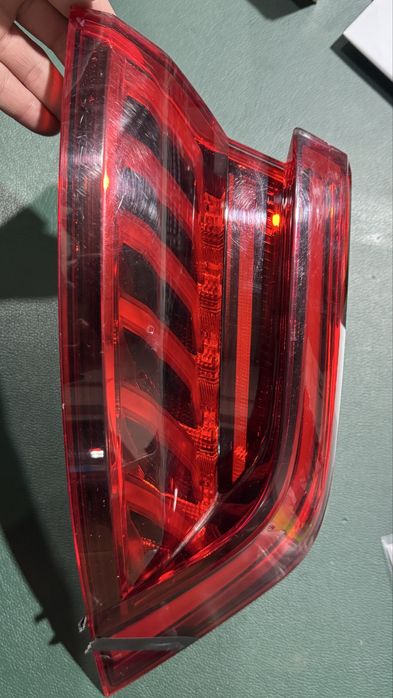 Задние фары на Audi Q8