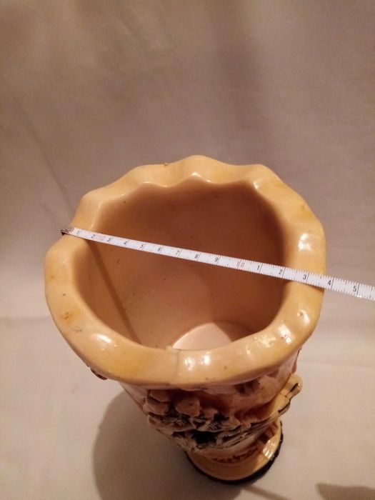 Vază sculptată rășină 4 scene China Antica, H 32cm.