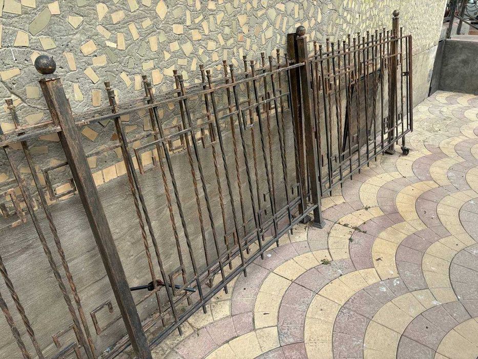 Металлические решётки.