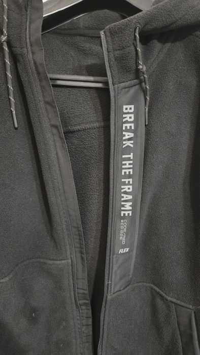 Продам фирменную ветровку