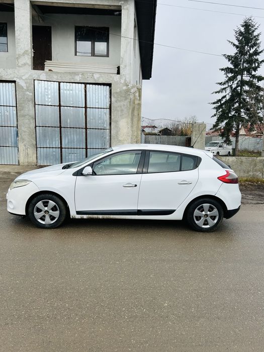vand sau schimb renault megane