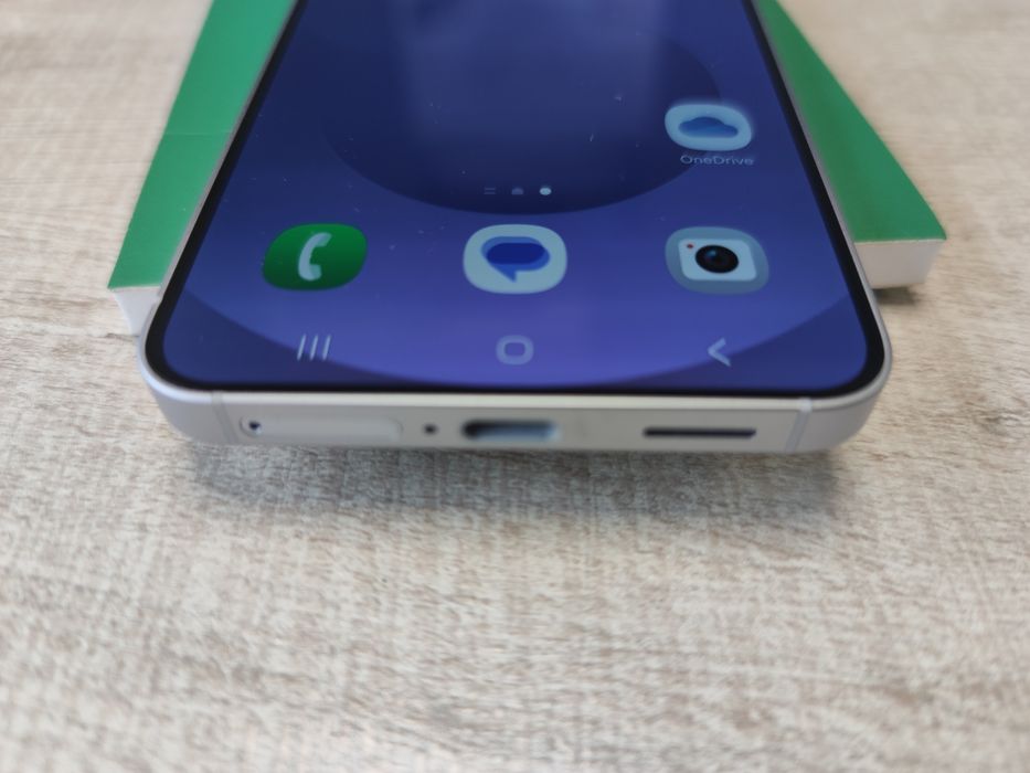 Samsung Galaxy S25 5G 128GB 12RAM Гаранция!