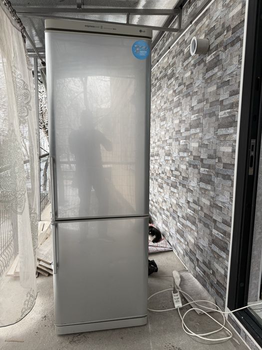 Продаю GL холодилник рабочий хорошийсастаяни